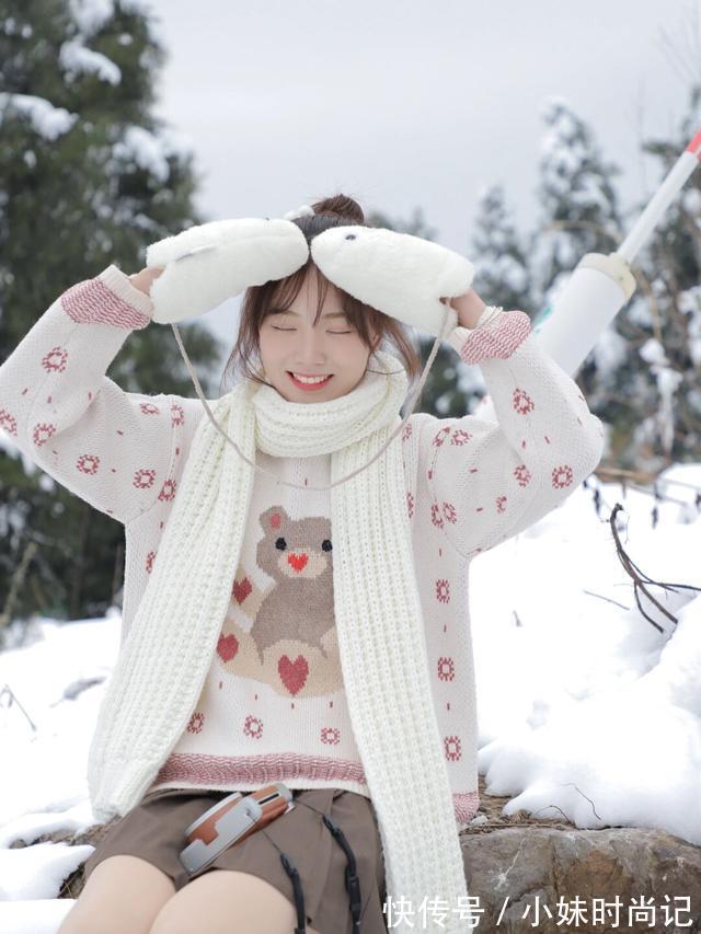 风景|雪景，美女，点缀红花的毛衣，组成一道美丽的风景