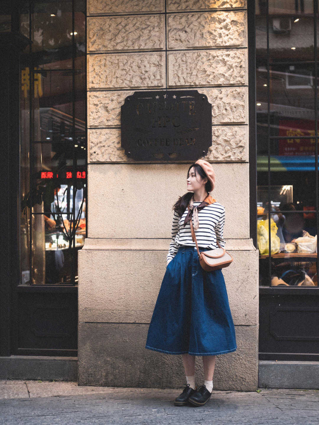 t恤|今年秋天,“牛仔裙”彻底火了,青春靓丽又显气质,时髦百搭