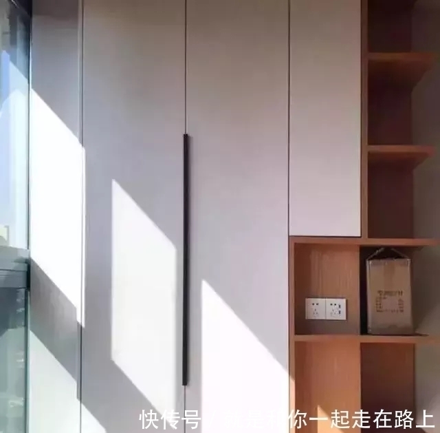 阳台上|记住了，阳台这样装修，不仅能晾晒衣服还能多出一间房