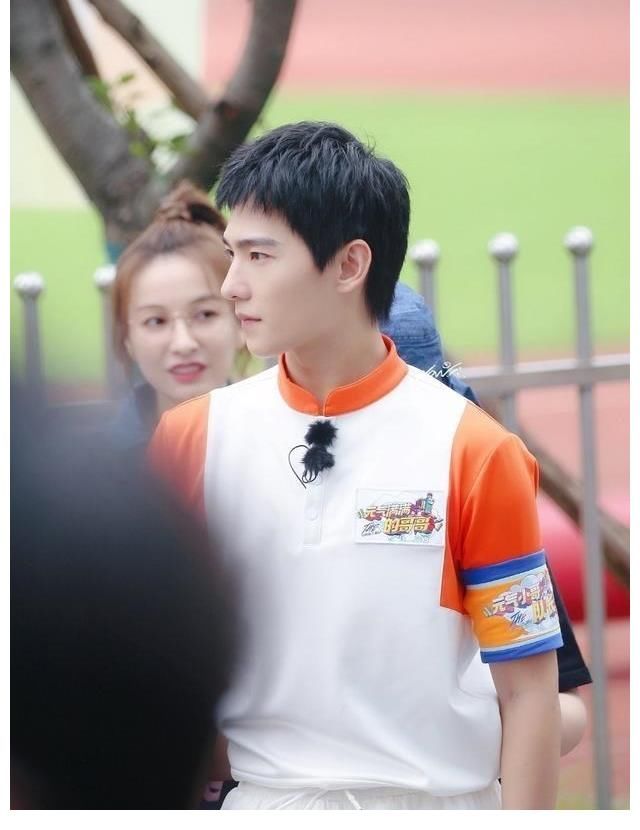 楊洋近況曝光，悄悄參加藍(lán)臺綜藝，網(wǎng)友：抄襲綜藝的前世今生？