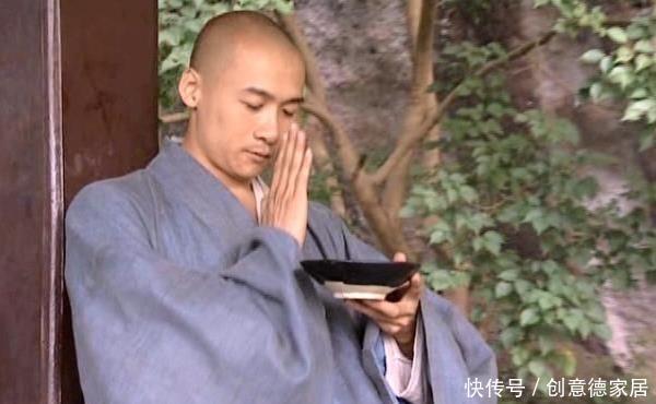 连无崖子都嫌弃虚竹长得丑,为何梦姑却痴迷他?金庸:不好意思说