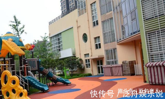 孩子|4岁女儿从幼儿园回家，抓住裤子说不能尿尿，脱下裤子宝妈炸了