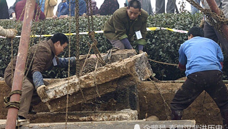 秦桧家族墓挖出半截趾骨，石板炸裂坐实明朝奇案，专家：第一次见