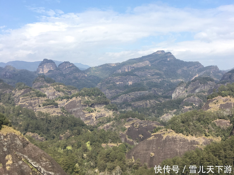 适合全家出游的地方，爬山的难度系数不高，风景宜人，空气清新舒适