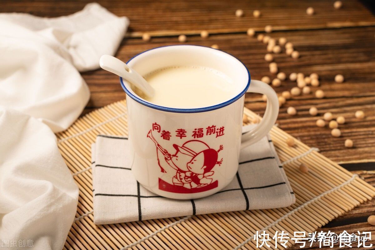 早餐，到底是喝牛奶还是喝豆浆？营养师：差别很大，别再选错了