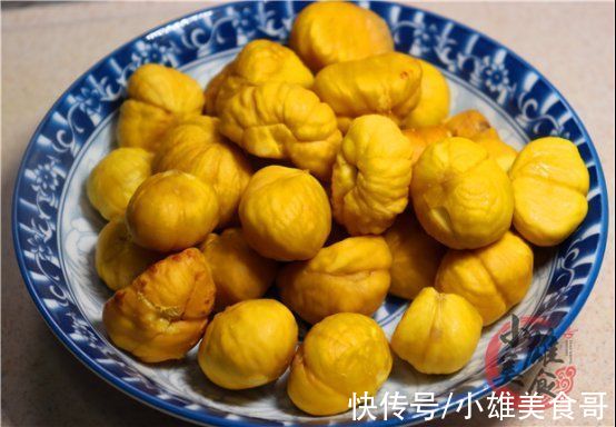 才知道,板栗去壳1个瓶盖就能搞定,又快又完整,方法太好用了