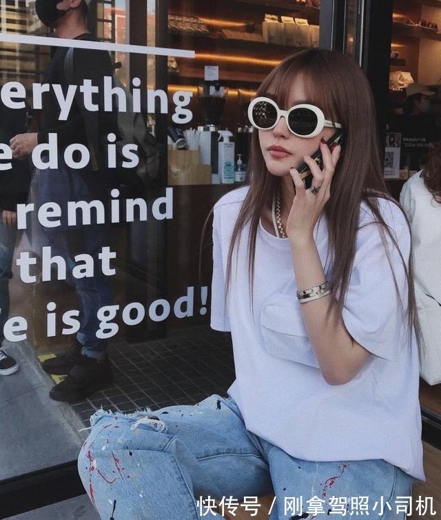 破洞牛仔裤|周扬青分手后剪短发大变样,西装搭牛仔裤时髦帅气,真是又飒又酷!