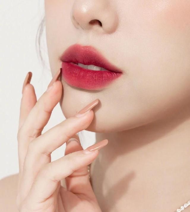 质地 兰蔻最热门的口红色号合集,196和505最显白,888可盐可甜!