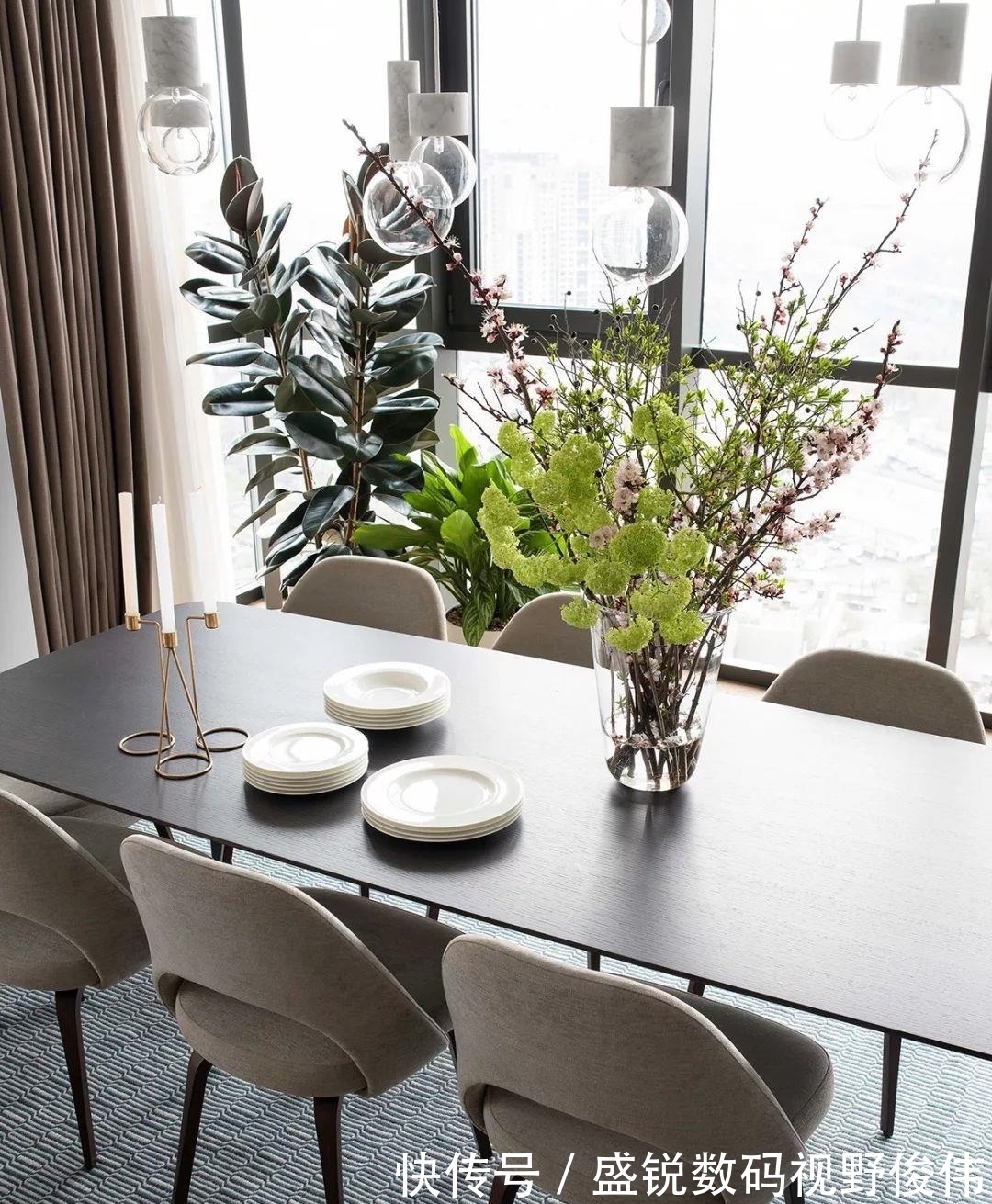 衣帽间|150㎡的豪宅,只有一间小卧室,网友:有钱任性?