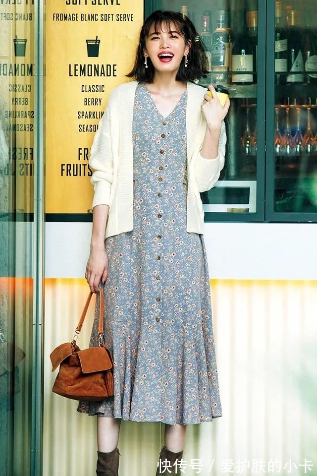 搭配|奶奶衫+碎花裙,奶奶衫+百褶裤=今秋时髦搭配,可气质可温柔