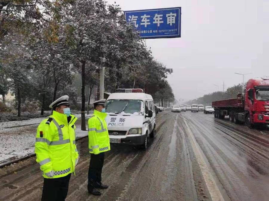 潍坊|以雪为令！潍坊交警守护出行平安