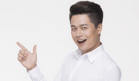 沈濤|主持一哥娶了那個(gè)遞話筒的女孩,他算不算人生贏家?