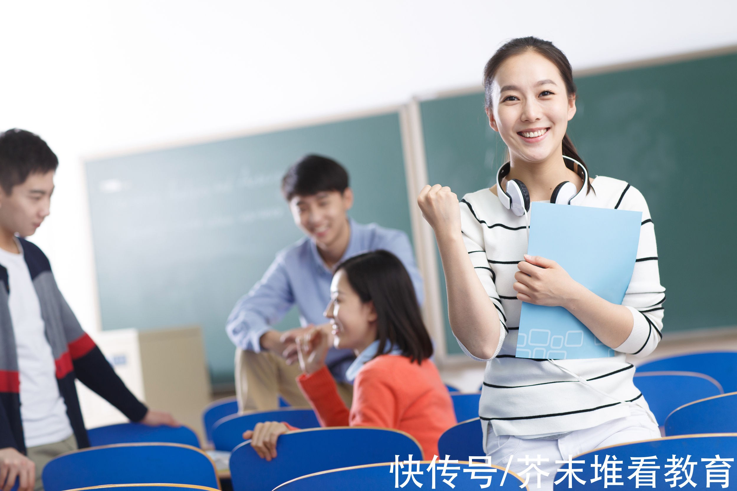 乡村教师|保证2022届部属公费师范毕业生全部到中小学任教，离校前须落实