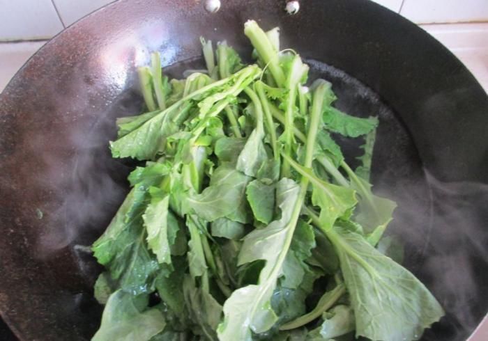 蒸包子冷水上锅还是开水上锅大厨原因在这里,学会包子特喧软