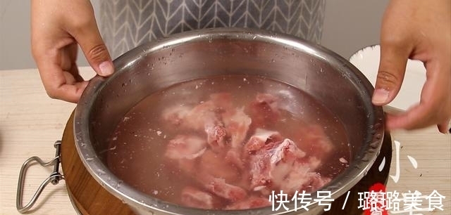 红烧排骨，很多人都做错了，小董教你秘制做法，简单又好吃