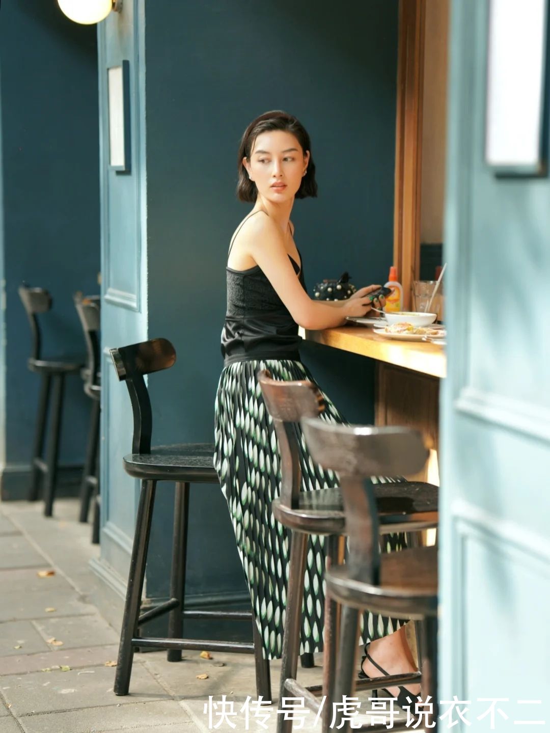 长裤|看了上海姑娘的街拍，终于明白黑色才是夏季“C位担当”，好时髦