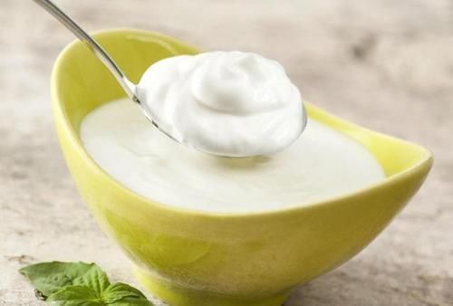 美白|女人不想皮肤“蜡黄”,4种零食可多吃,美白养颜,比敷面膜更好