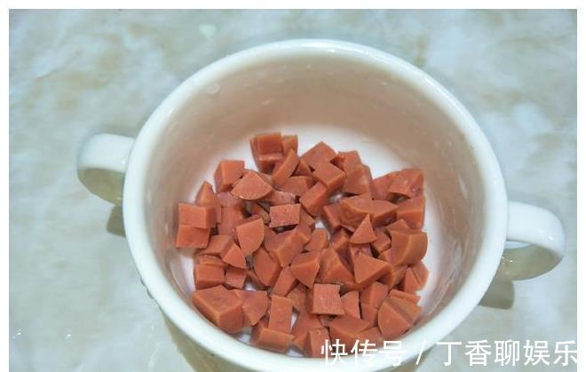营养|宝妈做给孩子的早餐饼，好吃又营养，学会不用买早餐了