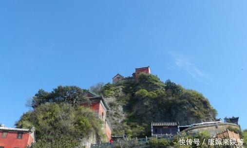 旅游:挂在悬崖峭壁上的紫金城古时神圣不可亲近
