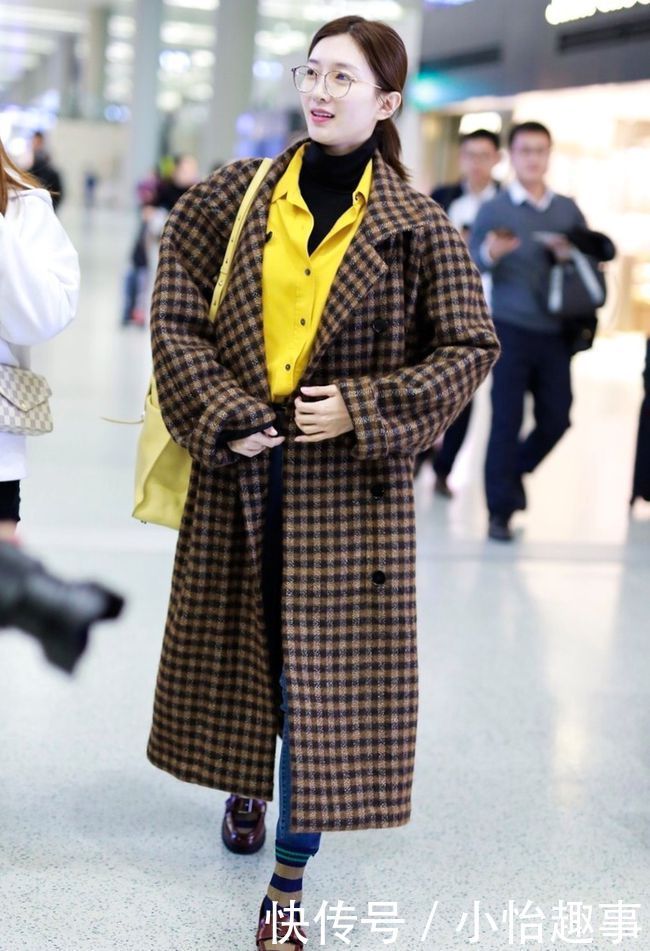 大衣里面穿什么好看?选择这6件内搭能让你时髦一整个冬天!