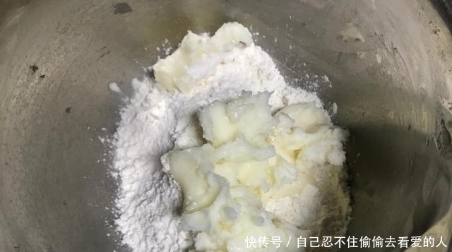 有面粉就能做,不发面,不醒面,层次分明,放3天还酥香掉渣