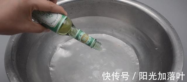 白醋|毛巾用久油腻有异味教你一个清洗技巧,毛巾洗完柔软干净无异味!