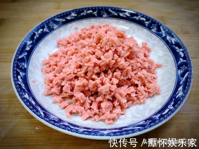 鲜香|秋天,我常用这菜做早餐饼,5分钟出锅,鲜香软嫩,儿子最爱吃