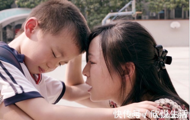 前辈子|妈妈打了爸爸一下,老爸假装哭,下一秒宝宝的反应很搞笑