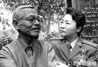 陈由伟#陈景润47岁迎娶29岁军医,并为他诞下一子,如今他过得怎样?