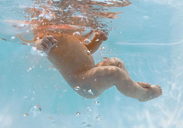 孤独症|孤独症谱系障碍孩子害怕洗澡和洗头?选对方法很重要