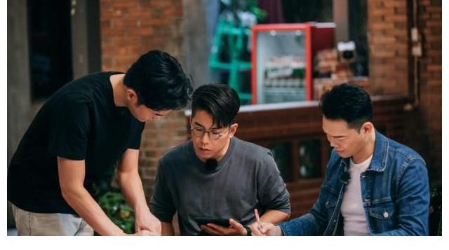 今晚见!“大湾仔”陈小春张智霖谢天华梁汉文林晓峰全员集结开排挡