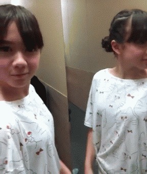 |搞笑GIF段子:如果不是奶奶带大,这特长还发挥不出来呢?