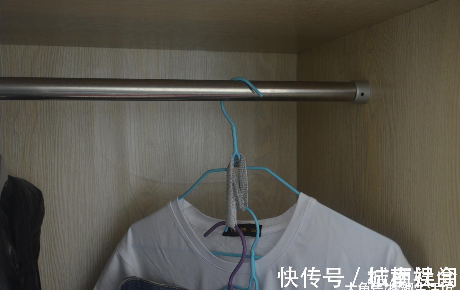 小圆|袜子剪一剪套在衣架上太实用了, 解决了很多家庭的困扰, 赶紧试试