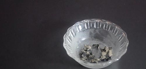  泡木耳，很多人第一步就错了，饭店厨房教我一诀窍，泡的又大又软