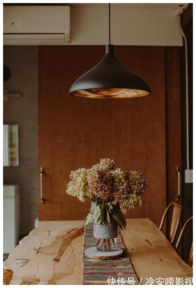 防腐木地板|他用6个集装箱打造豪宅，占地达到178㎡，我家的别墅不香了