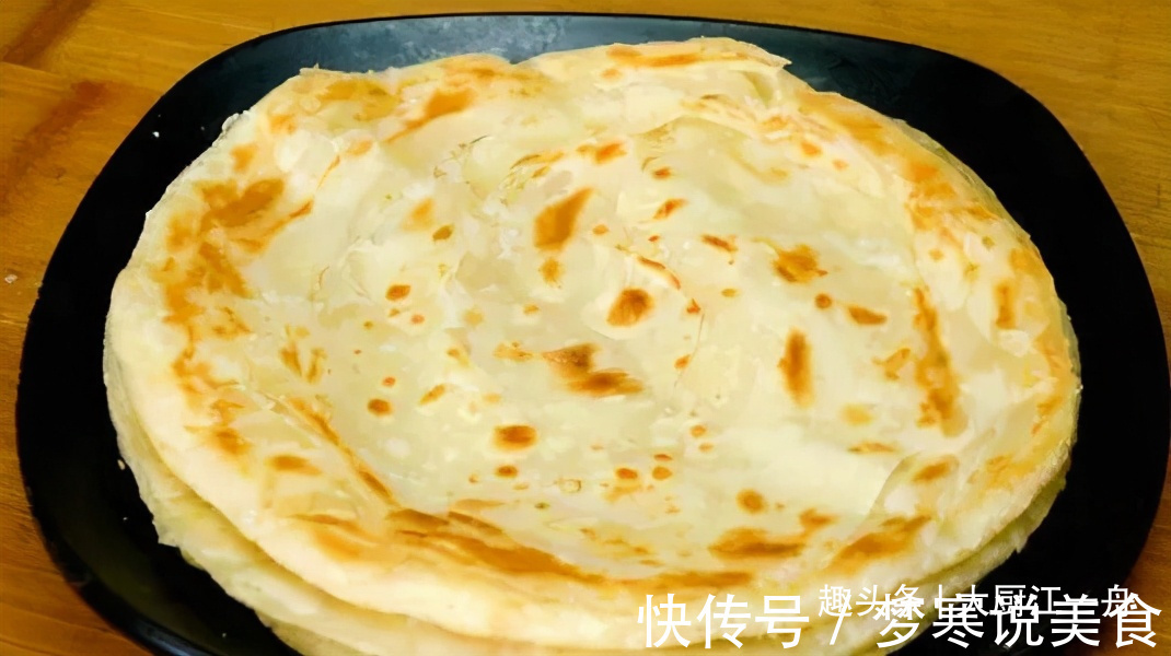 怎样烙饼才能不硬关键在于和面，面点师教你1招，凉了也不硬