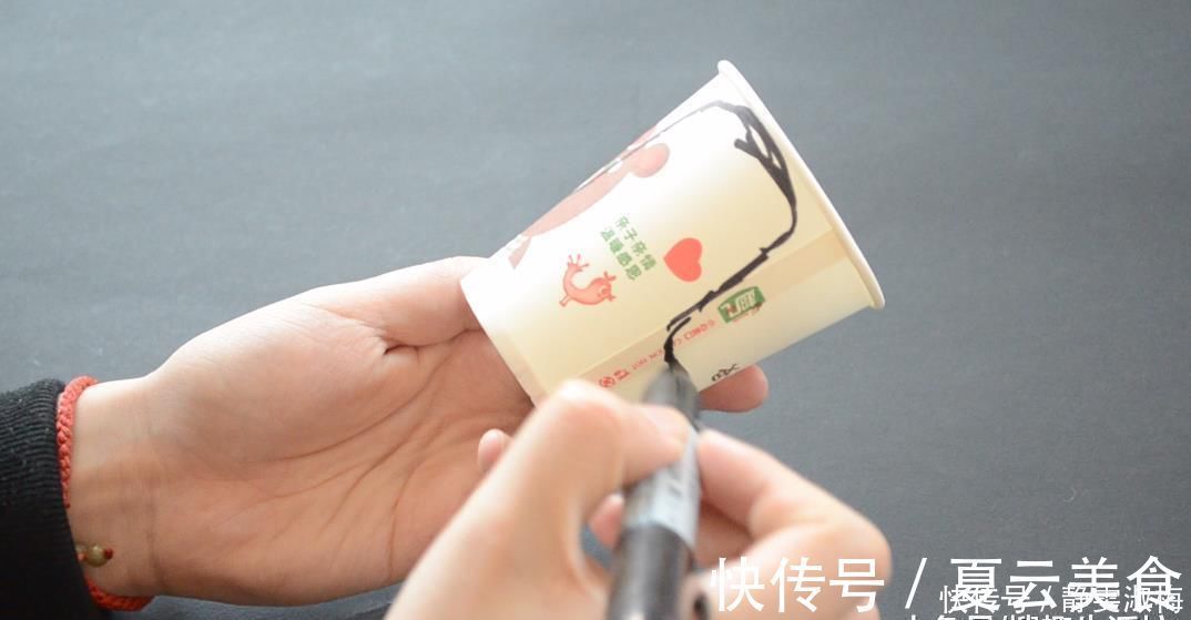 纸杯|一次性纸杯用完别丢了, 剪几刀, 挂在门把上超实用, 人人见了都夸好