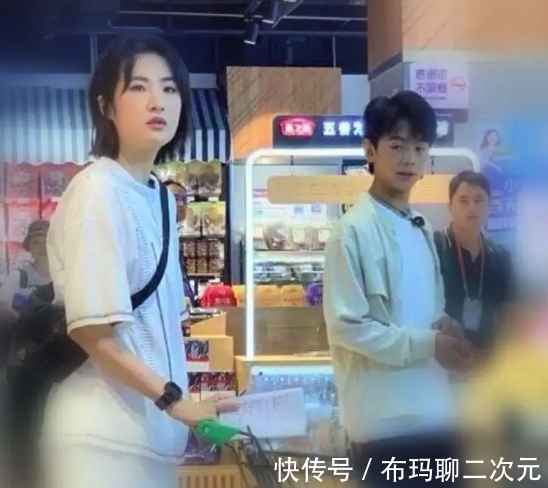 周笔畅|《中餐厅》定档，姚安娜中性装扮酷似周笔畅，在节目中享有特权？