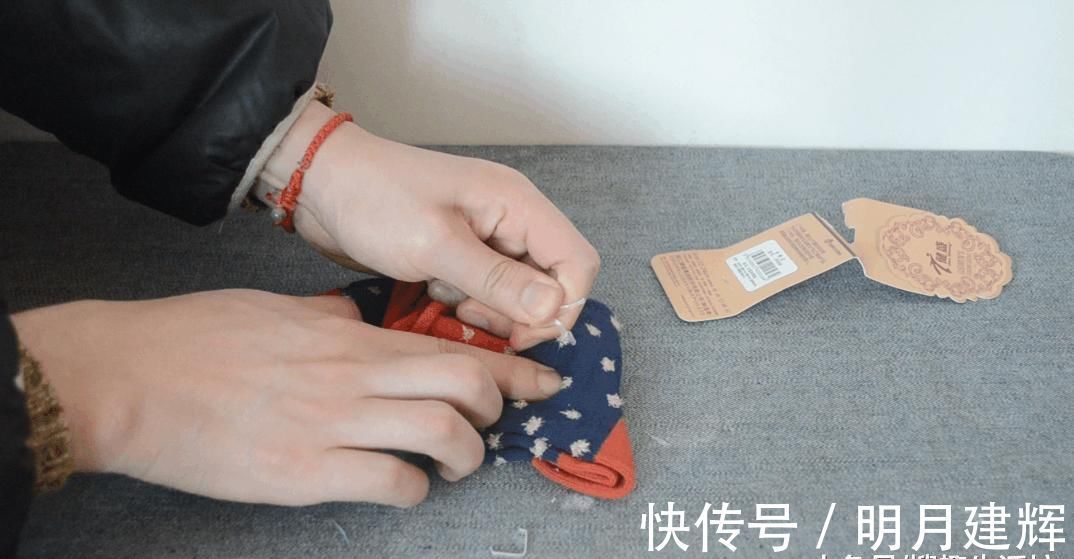 袜子|原来袜子上的挂钩还有这个妙用, 看到的人没有一个不夸好的
