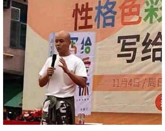 老公看你的|46岁乐嘉近照曝光，从金牌主持到街头上演，乐嘉是如何跌下神坛的