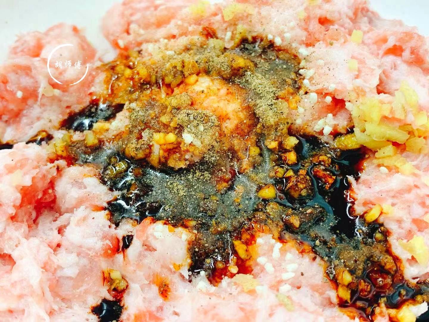 拌白菜肉馅时，最忌用盐杀白菜！学会饭店的做法，猪肉鲜香白菜嫩