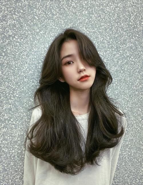 秋冬染发什么颜色更好看?2020流行这几种颜色,时髦又潮酷