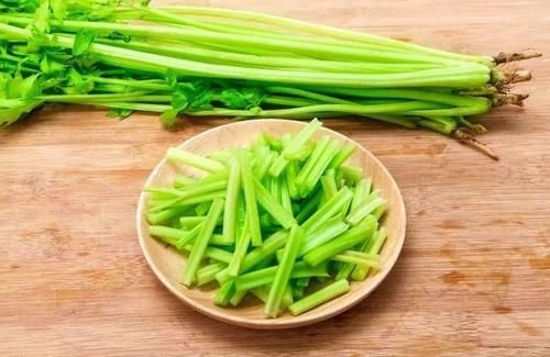 嘌呤|一旦查出尿酸高，这6种食物，尽早列入黑名单，有你爱吃的吗？