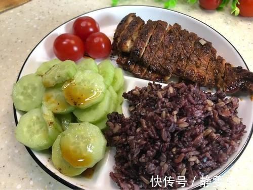 水煮菜|人连续吃一个月的水煮白菜会怎么样?能达到减肥的效果吗?