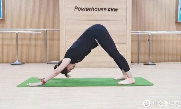 10个青少年瑜伽动作，改善含胸驼背等体态|健身成长手册 篇二十三：暑假特别定制 | 改善