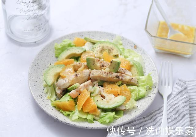 鸡胸肉又老又柴吃不下试试这样做,鸡胸肉鲜嫩多汁,成抢手货