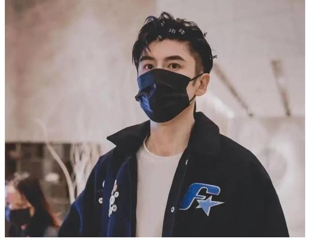 《哥哥》慶功宴現場曝光，戚薇驚喜現身，蔡少芬張晉甜蜜撒糖