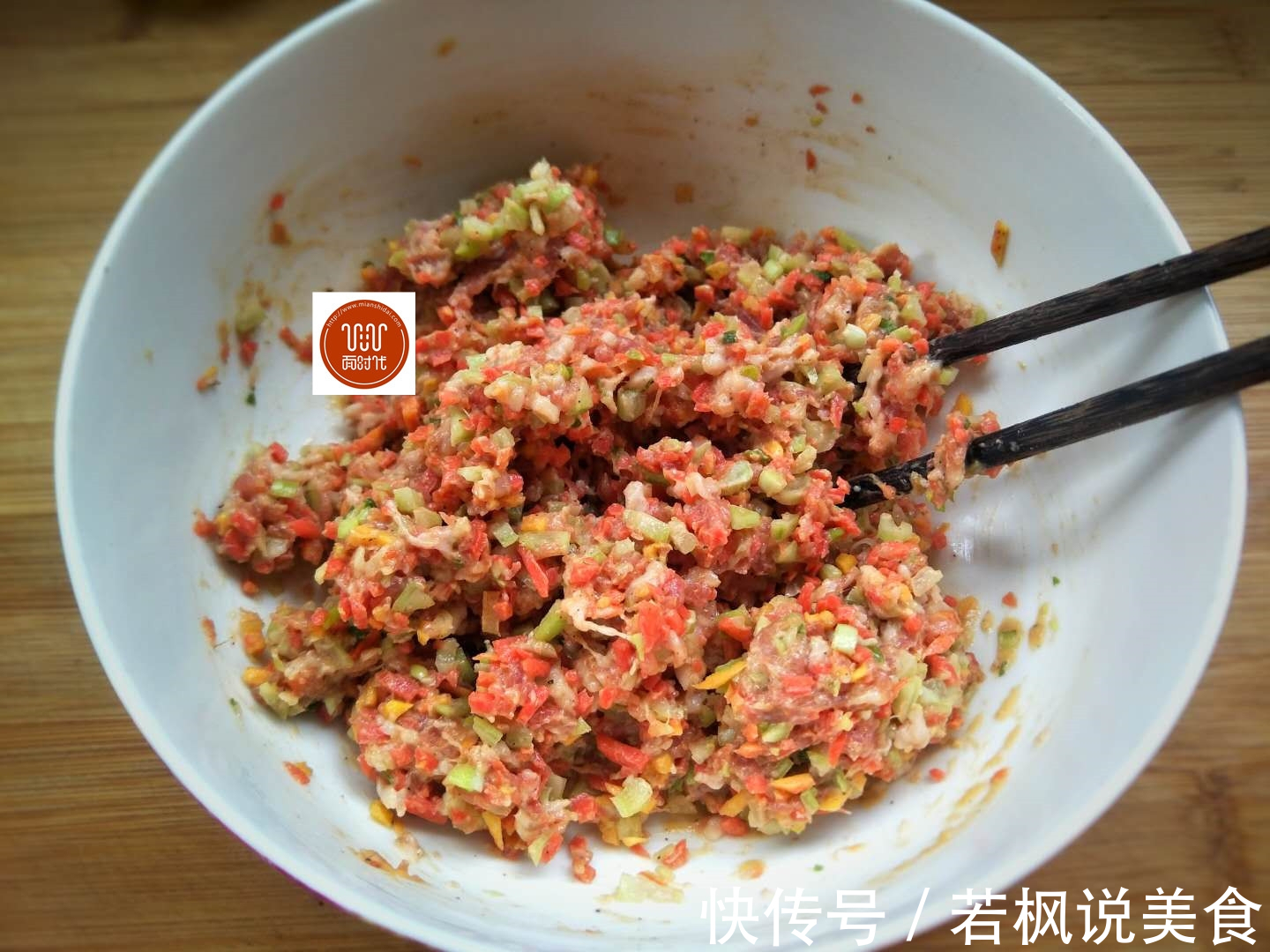 秋天,这菜我家隔三岔五就做一次,简单蒸一蒸,鲜香软糯又营养!