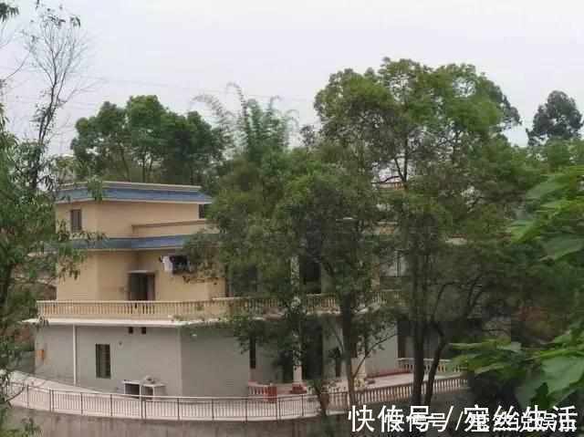 农村|头次去女朋友农村家，卫生间你可能没见过，我都无语了！