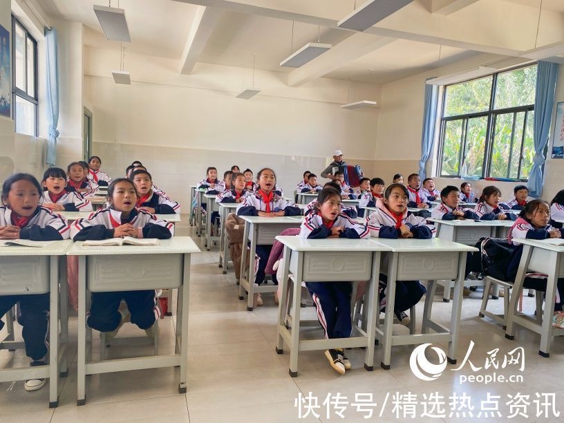 孩子们|云南山村小学换房记